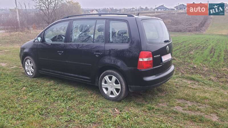 Минивэн Volkswagen Touran 2006 в Ровно