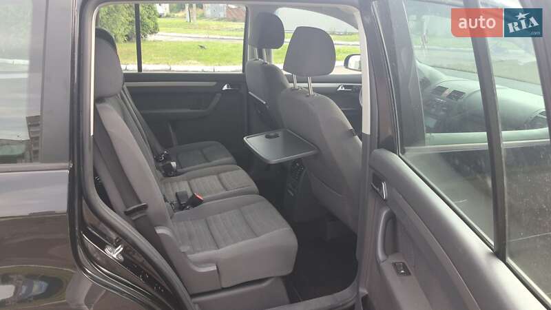 Минивэн Volkswagen Touran 2006 в Ровно