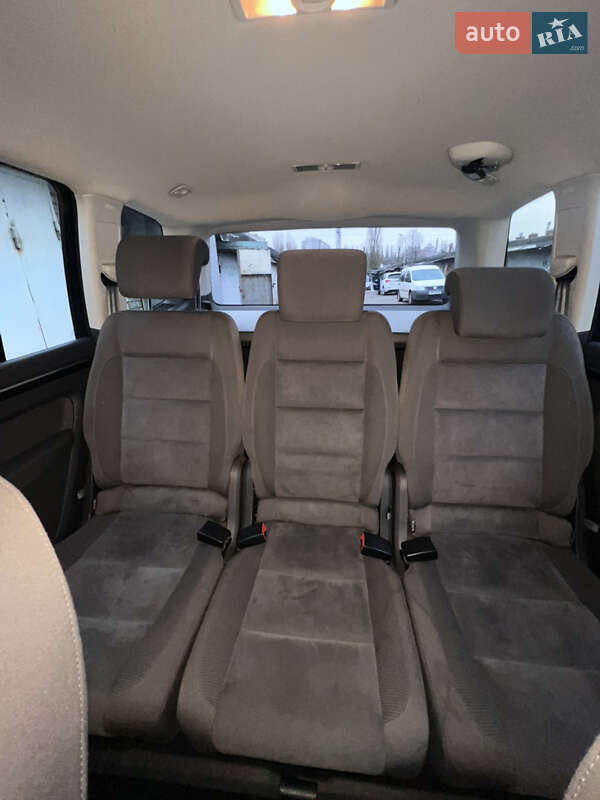 Мінівен Volkswagen Touran 2014 в Києві