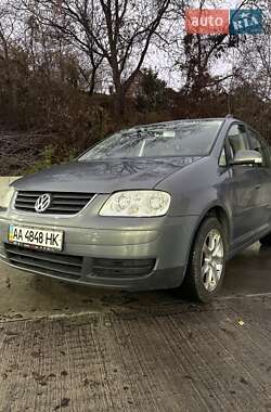 Минивэн Volkswagen Touran 2005 в Киеве