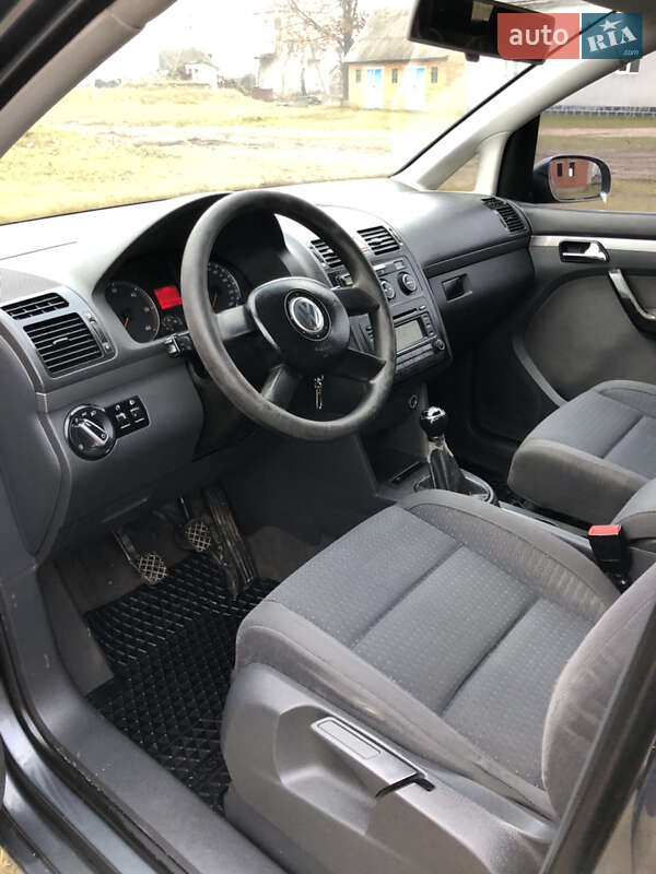 Минивэн Volkswagen Touran 2004 в Ковеле