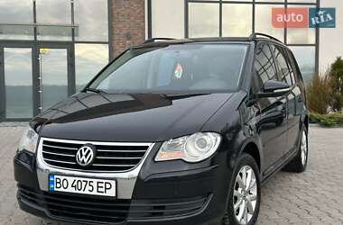 Мінівен Volkswagen Touran 2010 в Тернополі