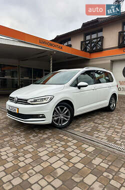 Мікровен Volkswagen Touran 2020 в Сваляві