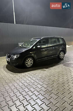 Минивэн Volkswagen Touran 2009 в Дрогобыче