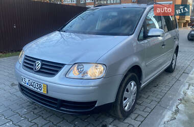 Минивэн Volkswagen Touran 2005 в Стрые