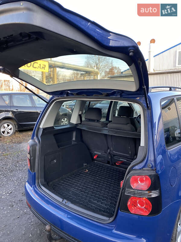 Минивэн Volkswagen Touran 2006 в Луцке