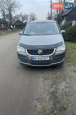 Мінівен Volkswagen Touran 2007 в Сарнах