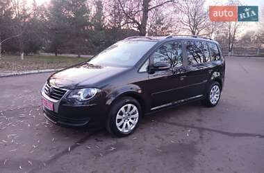 Мінівен Volkswagen Touran 2009 в Сокирянах