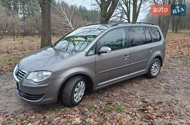 Минивэн Volkswagen Touran 2007 в Малине