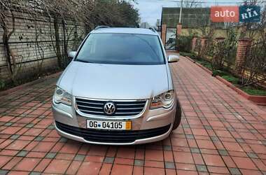 Минивэн Volkswagen Touran 2008 в Гнивани