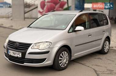 Мінівен Volkswagen Touran 2009 в Києві