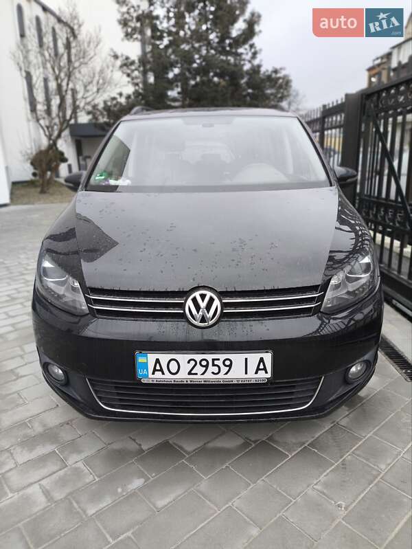 Volkswagen Touran 2012