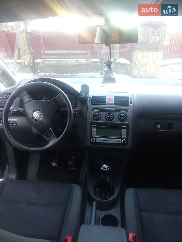 Минивэн Volkswagen Touran 2007 в Надворной фото 40 Минивэн Volkswagen Touran 2007 в Надворной