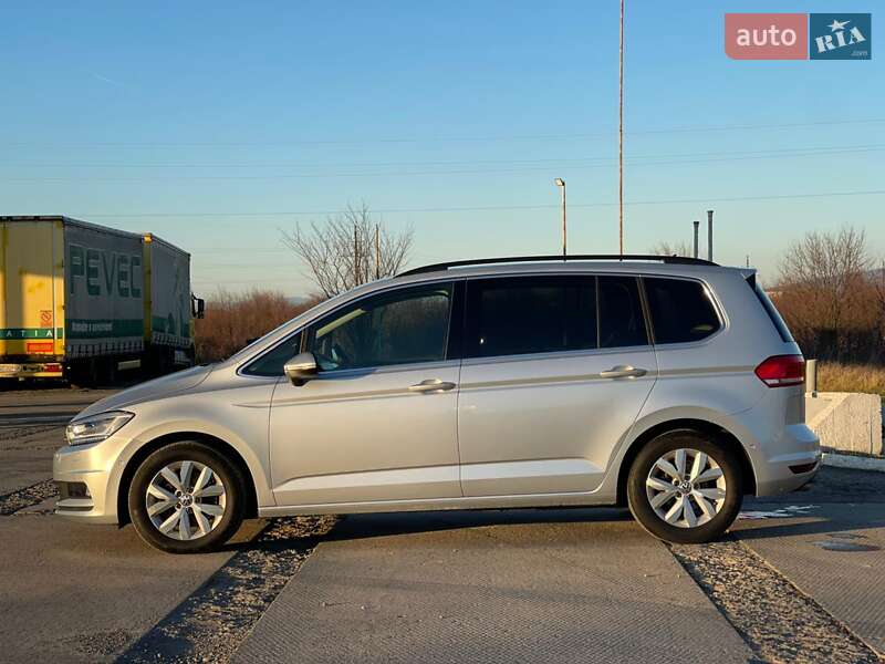 Микровэн Volkswagen Touran 2018 в Ужгороде