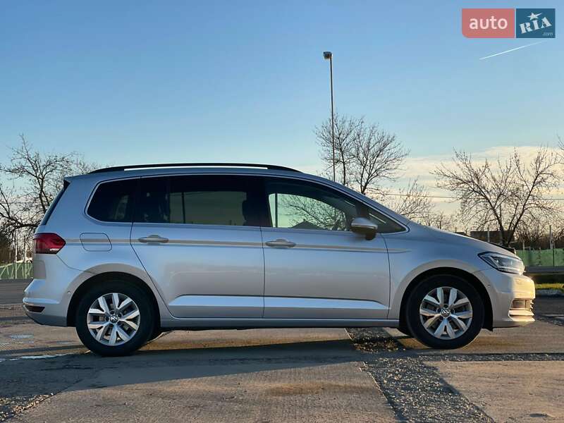 Микровэн Volkswagen Touran 2018 в Ужгороде