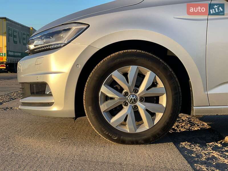 Микровэн Volkswagen Touran 2018 в Ужгороде