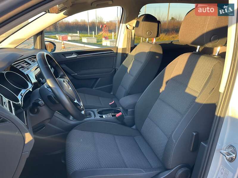 Микровэн Volkswagen Touran 2018 в Ужгороде