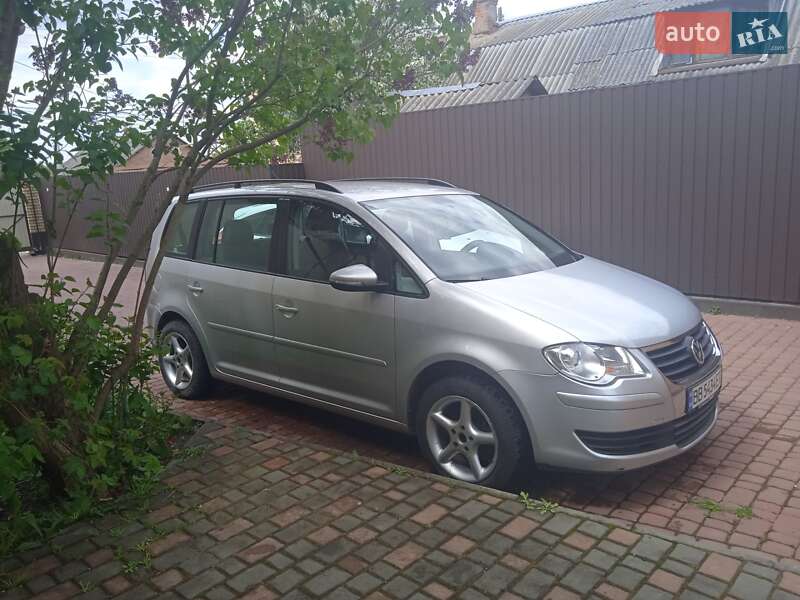 Минивэн Volkswagen Touran 2010 в Виннице