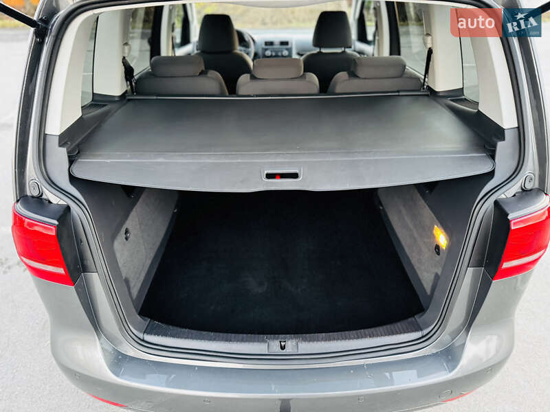 Мінівен Volkswagen Touran 2012 в Здолбуніві