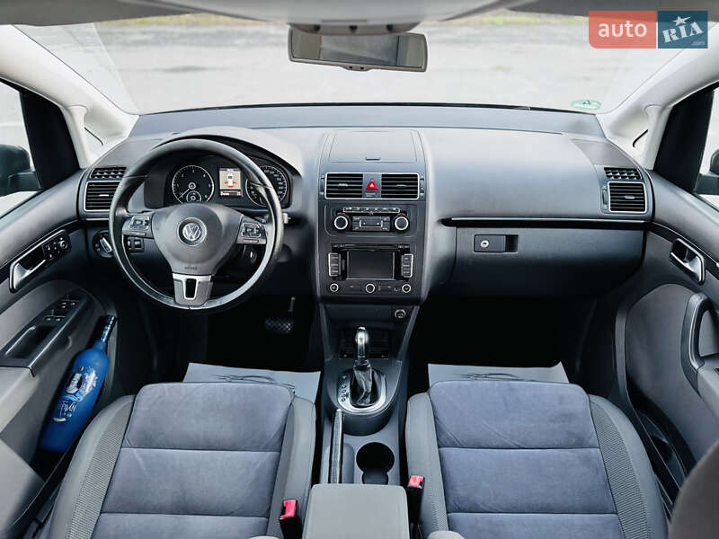 Мінівен Volkswagen Touran 2012 в Здолбуніві