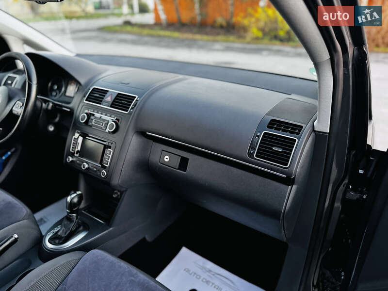 Мінівен Volkswagen Touran 2012 в Здолбуніві