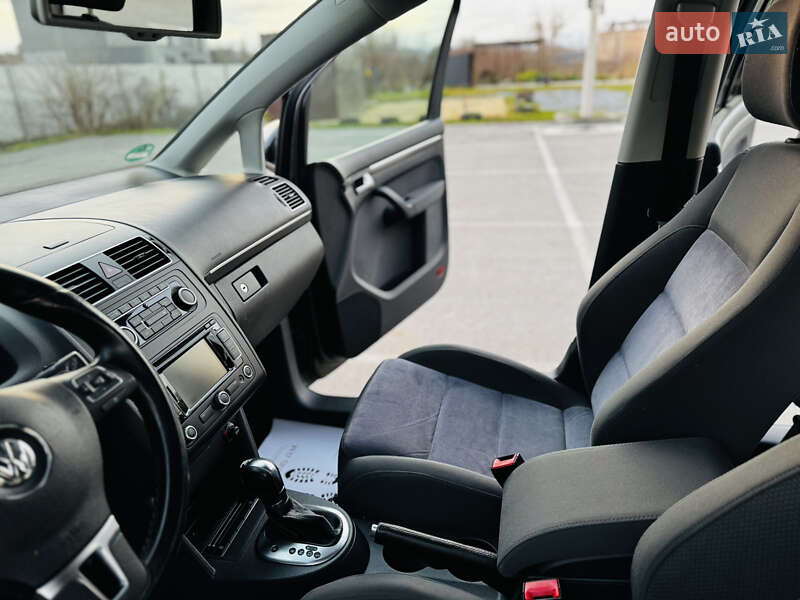 Мінівен Volkswagen Touran 2012 в Здолбуніві