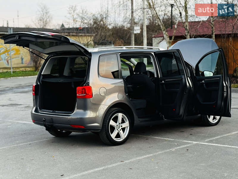 Мінівен Volkswagen Touran 2012 в Здолбуніві