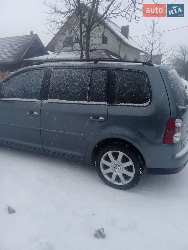 Минивэн Volkswagen Touran 2007 в Надворной фото 9 Минивэн Volkswagen Touran 2007 в Надворной