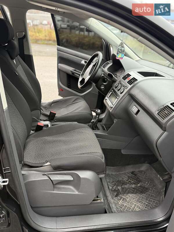 Минивэн Volkswagen Touran 2008 в Житомире