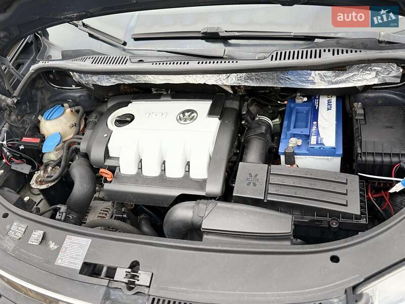 Минивэн Volkswagen Touran 2008 в Житомире