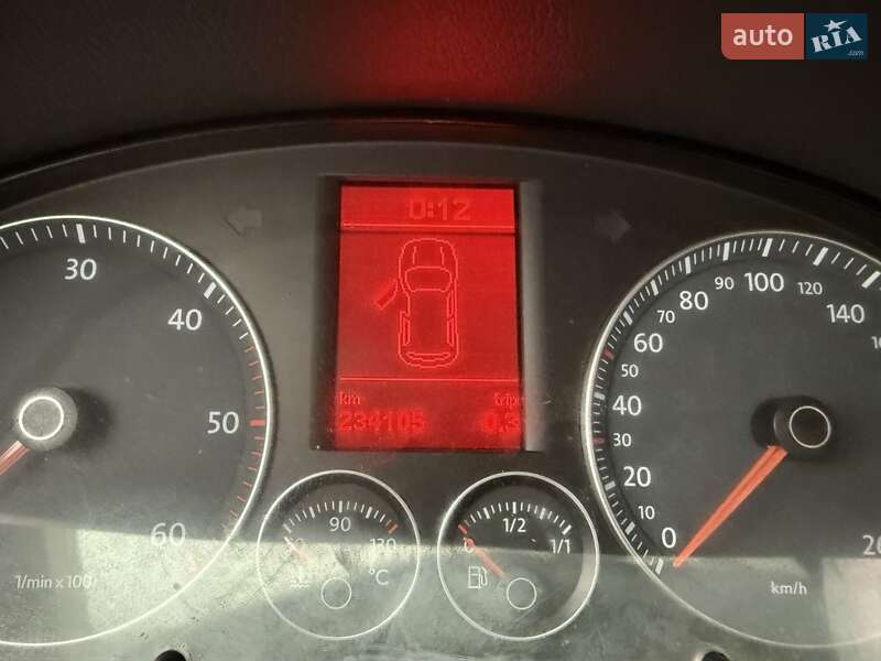 Минивэн Volkswagen Touran 2008 в Житомире