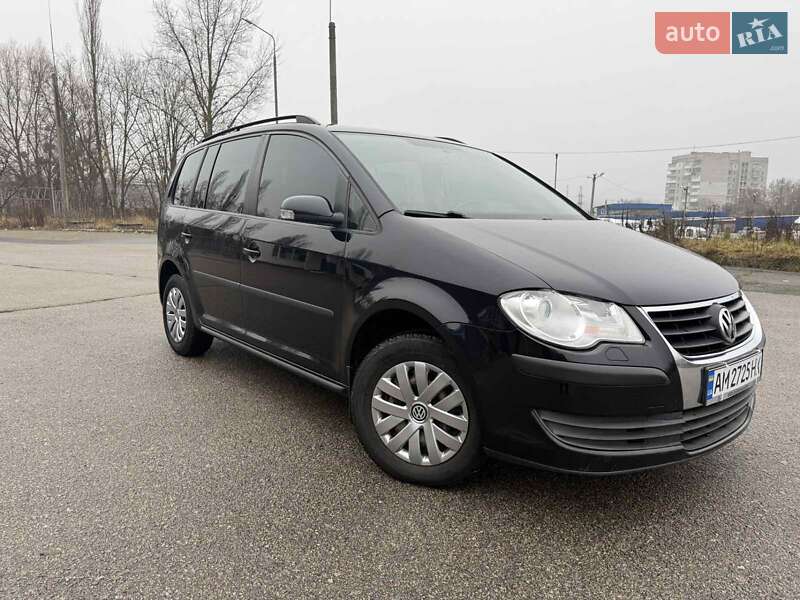 Минивэн Volkswagen Touran 2008 в Житомире