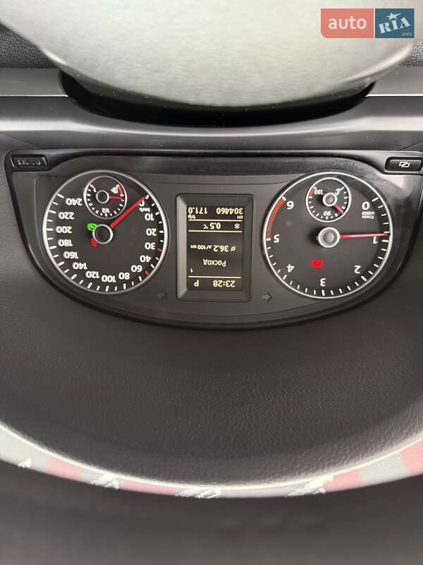 Мінівен Volkswagen Touran 2012 в Сумах