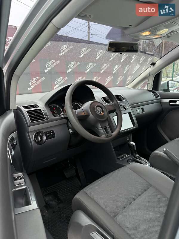 Мінівен Volkswagen Touran 2012 в Сумах