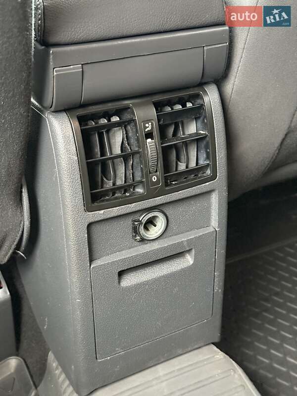 Мінівен Volkswagen Touran 2012 в Сумах