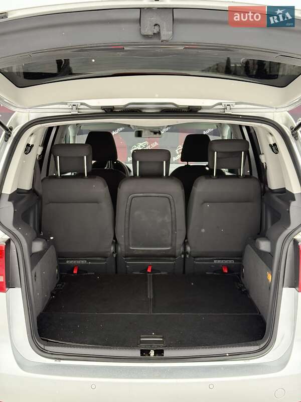 Мінівен Volkswagen Touran 2012 в Сумах