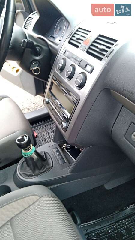 Мінівен Volkswagen Touran 2008 в Вознесенську