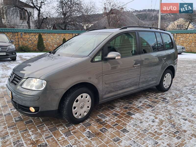 Минивэн Volkswagen Touran 2006 в Могилев-Подольске фото 17 Минивэн Volkswagen Touran 2006 в Могилев-Подольске