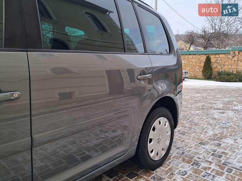 Минивэн Volkswagen Touran 2006 в Могилев-Подольске фото 36 Минивэн Volkswagen Touran 2006 в Могилев-Подольске