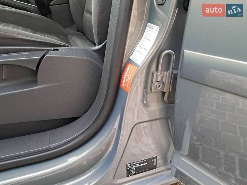 Минивэн Volkswagen Touran 2006 в Могилев-Подольске фото 44 Минивэн Volkswagen Touran 2006 в Могилев-Подольске