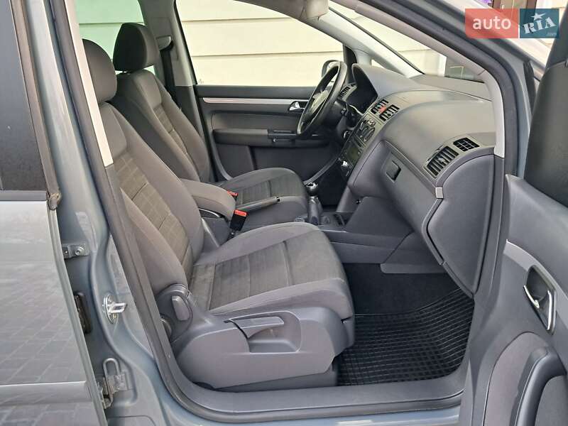 Минивэн Volkswagen Touran 2006 в Могилев-Подольске фото 65 Минивэн Volkswagen Touran 2006 в Могилев-Подольске