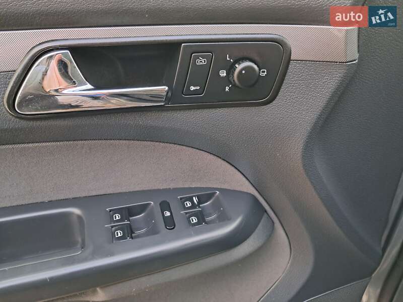 Минивэн Volkswagen Touran 2006 в Могилев-Подольске фото 70 Минивэн Volkswagen Touran 2006 в Могилев-Подольске