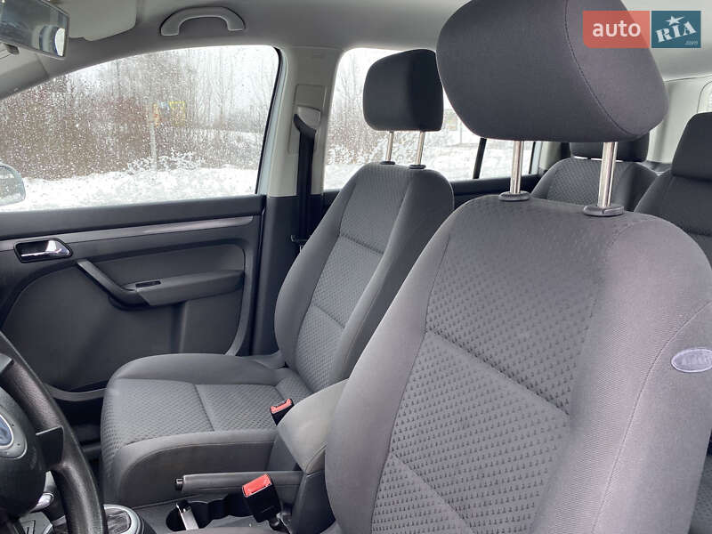 Минивэн Volkswagen Touran 2005 в Вознесенске