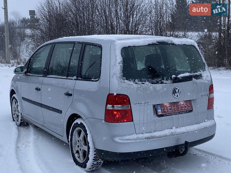 Минивэн Volkswagen Touran 2005 в Вознесенске
