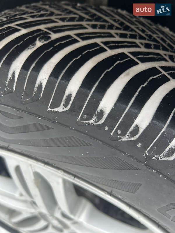 Минивэн Volkswagen Touran 2013 в Луцке фото 47 Минивэн Volkswagen Touran 2013 в Луцке