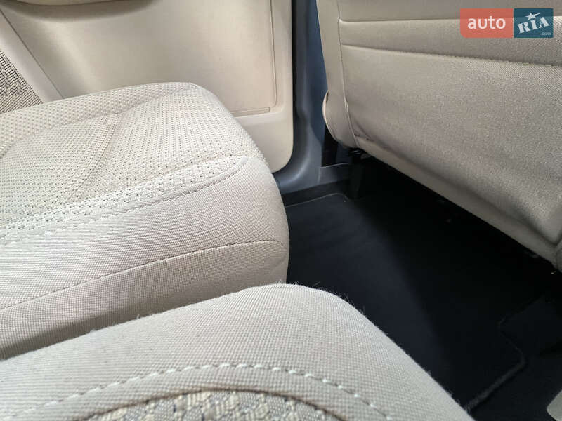 Минивэн Volkswagen Touran 2013 в Луцке фото 82 Минивэн Volkswagen Touran 2013 в Луцке