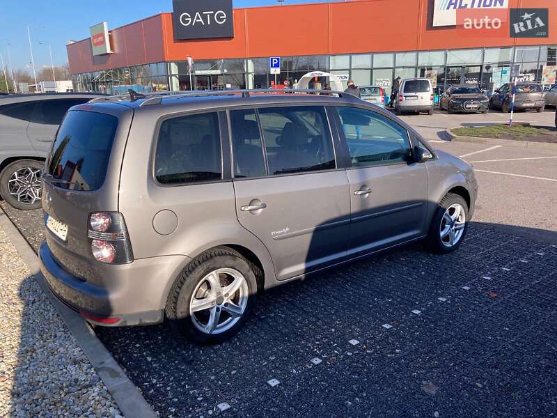 Минивэн Volkswagen Touran 2009 в Николаеве