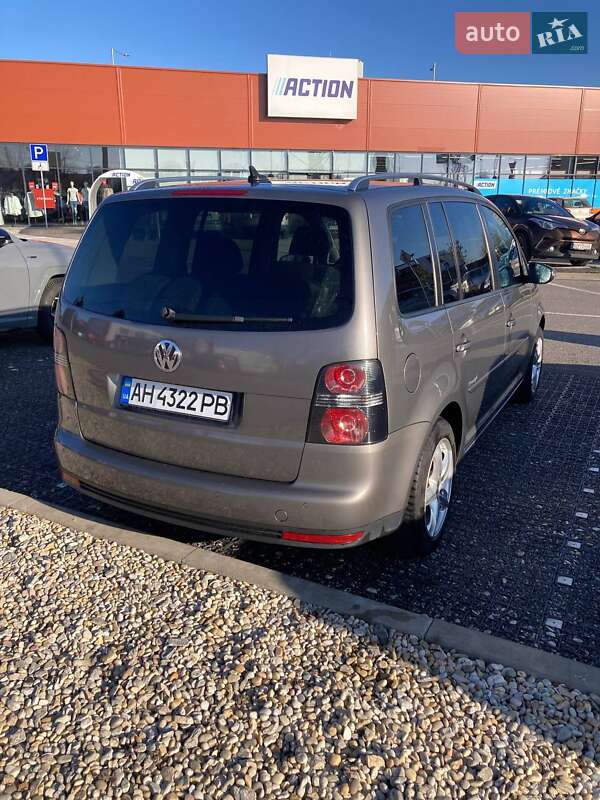 Минивэн Volkswagen Touran 2009 в Николаеве