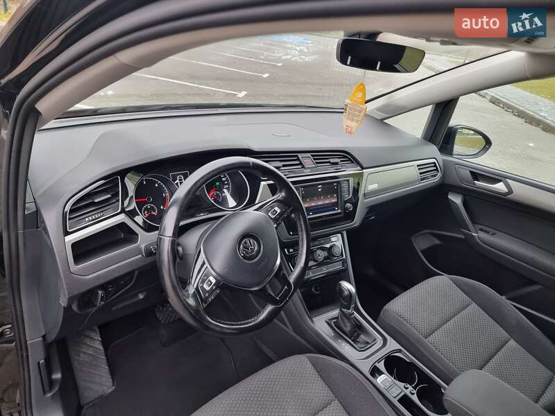 Мікровен Volkswagen Touran 2017 в Ковелі