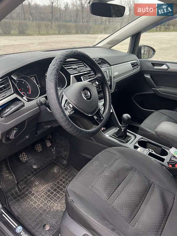 Мікровен Volkswagen Touran 2016 в Кривому Розі фото 13 Мікровен Volkswagen Touran 2016 в Кривому Розі